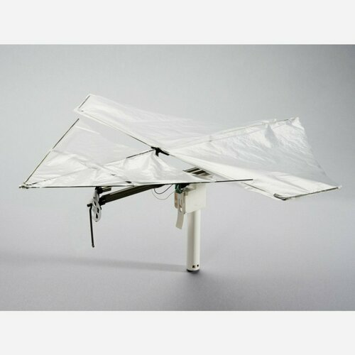 Delta Twister Flying Machine Kit by Gakken