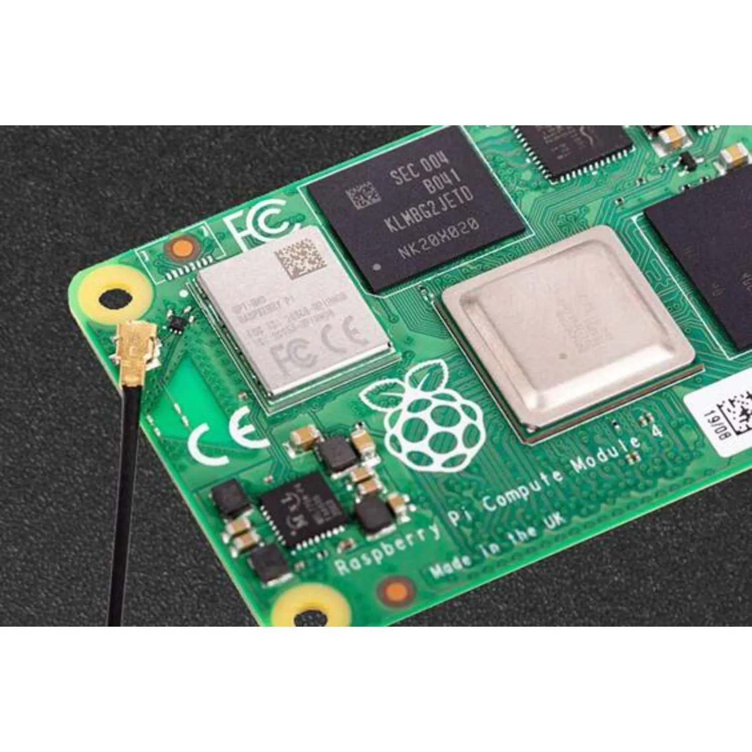 Photo of Raspberry Pi Compute Module 4 Antenna Kit